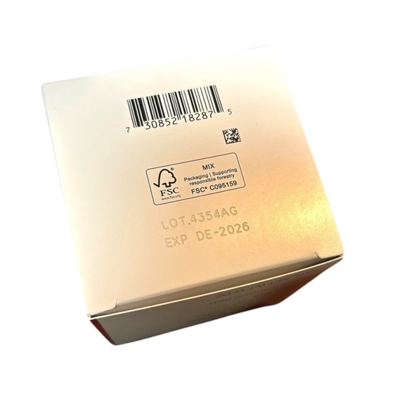 Shiseido Essential Energy Hydrating Day Cream SPF 20 w/Hyaluronic Acid - Picture 7 of 8